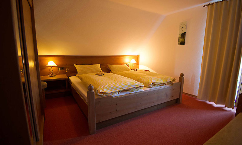großes Schlafzimmer - Fewo in Bayern